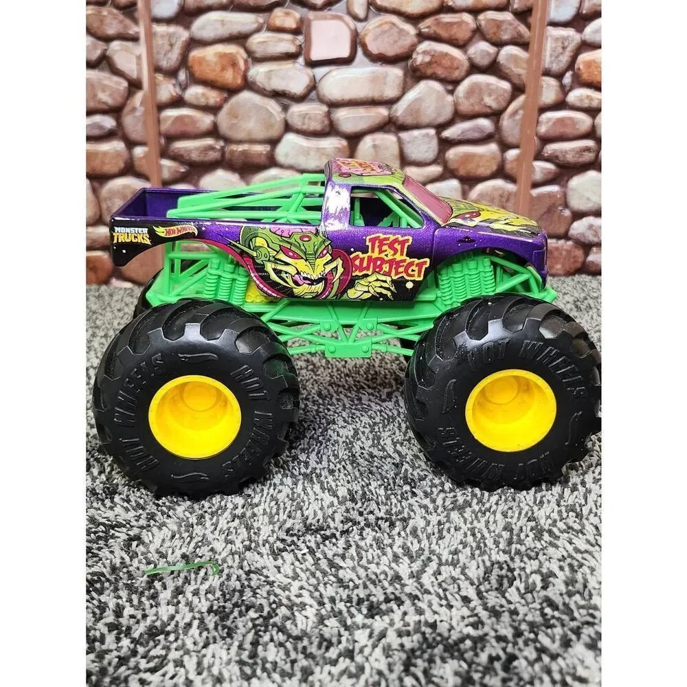 Hot Wheels Monster Truck Giant Wheels Jam 
